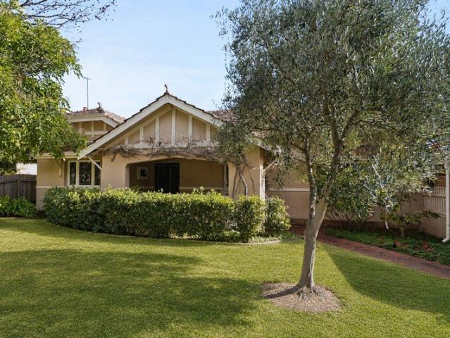 Art Deco Charm, Family Space & Established Gardens