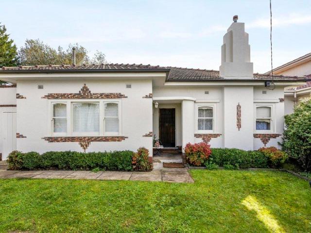 Art deco charm on 484sqms approx