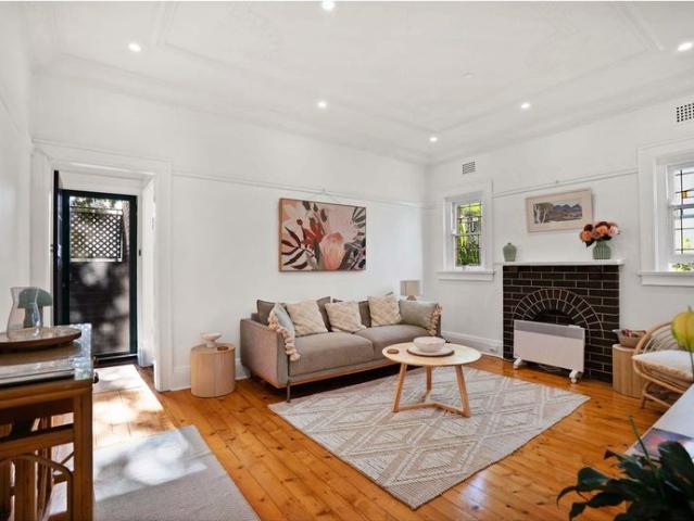 ART DECO COASTAL LIVING FURNISHED @COOGEE SHORT LONG TERM RENTAL INSPECTION BY APPOINTMENT ONLY