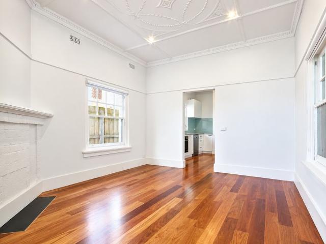 ART DECO DELIGHT IN THE HEART OF ELWOOD