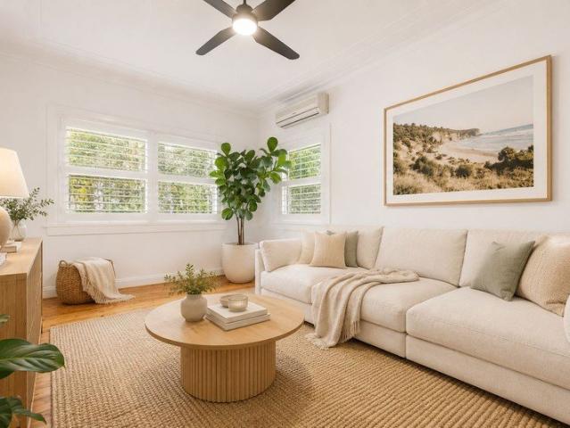 ART DECO DELIGHT SPACIOUS BRIGHT & CONVENIENT