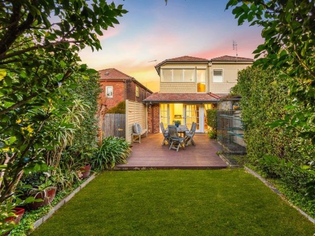 Art Deco elegance opening to a landscaped north facing backyard