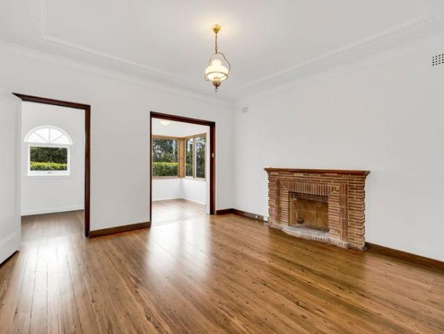 Art Deco Gem in a quiet Seaforth cul de sac
