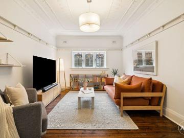 Art Deco Semi Style Apartment in Boutique Building