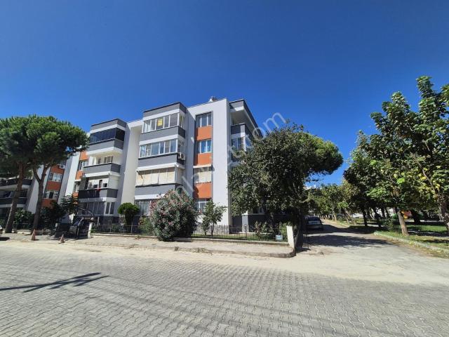 Artı Emlak'tan Altınkum'da Park Cepheli Köşe 2+1 Kiralık Daire