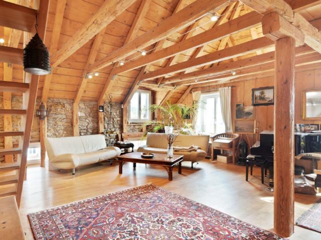 Art of living in this exceptional duplex with loft like features
