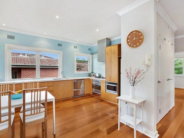 Artarmon, 4/23 Hampden Road