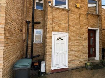 Artemis Close, Gravesend DA12, 2 bed end terrace house to rent, £1,200 pcm | PrimeLocation