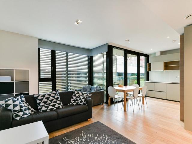 Arthouse, York Way, London, N1C 2 bed flat to rent £4,116 pcm £950 pw