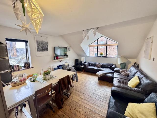 Arthur Street, Nottingham, NG7 4 bed apartment to rent £2,687 pcm £620 pw