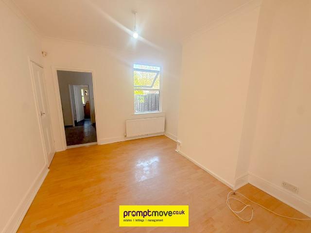 Arthur Street, Luton LU1, 3 bed property to rent, £1,500 pcm | PrimeLocation
