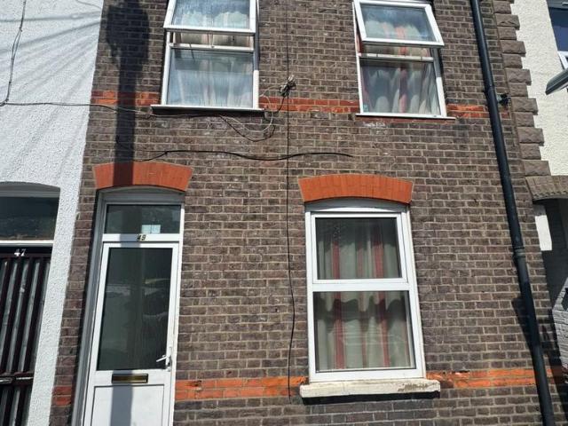 Arthur Street Luton LU1 3SG 3 bed terraced house to rent £1,500 pcm £346 pw