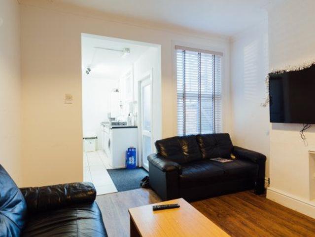 Arthur Street, Loughborough, Leicestershire LE11, 5 bed shared accommodation to rent, £368 pppm | PrimeLocation