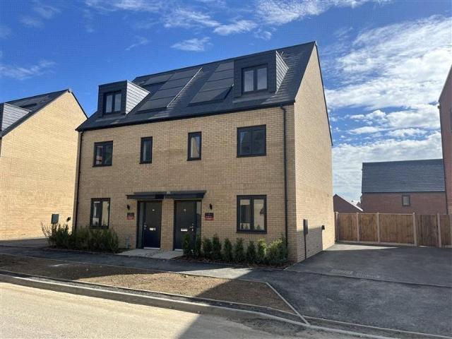 Arthur Pochin Close, Chelmsford. 3 bed semi detached house to rent £2,450 pcm £565 pw