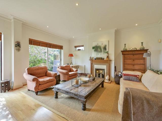 Arthur Road, Wimbledon Park, London. 5 bed detached house to rent £7,449 pcm £1,719 pw