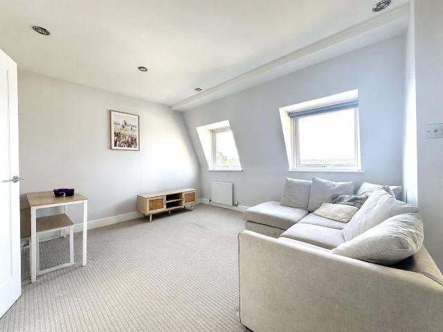 Arthur Road, Wimbledon Park SW19, 1 bed flat to rent, £1,900 pcm | PrimeLocation