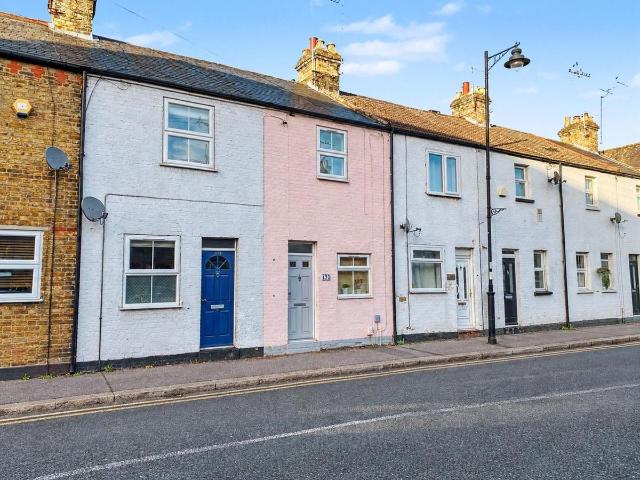 Arthur Road, Windsor SL4, 2 bed property to rent, £1,800 pcm | PrimeLocation