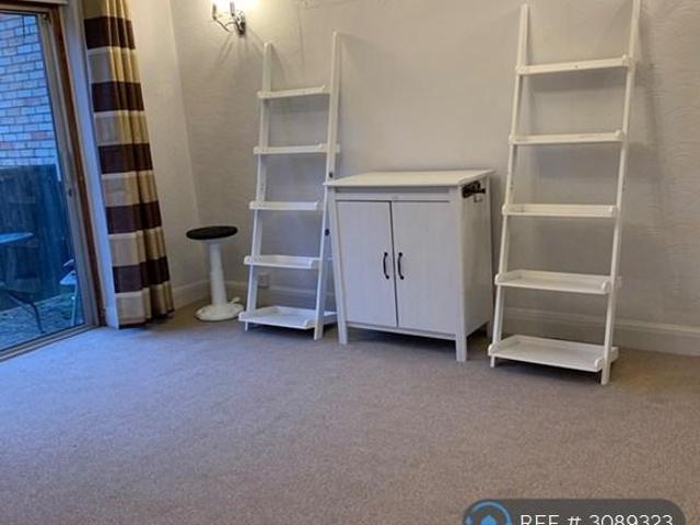 Arthur Road, New Malden, KT3 1 bed in a house share to rent £800 pcm £185 pw