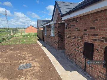 Arthurs Lane, Poulton Le Fylde, FY6 2 bed bungalow to rent £1,095 pcm £253 pw