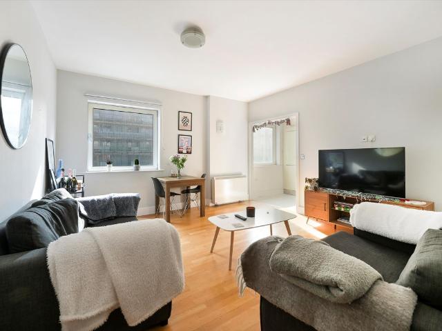 Artichoke Hill, London E1W, 3 bed flat to rent, £3,350 pcm | PrimeLocation