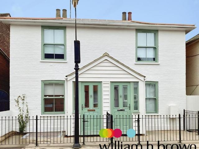 Artillery Street, COLCHESTER 2 bed house to rent £1,250 pcm £288 pw