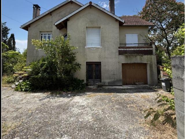 ARTIX VILLA 170 M² HABITABLE TERRAIN 6725 M²