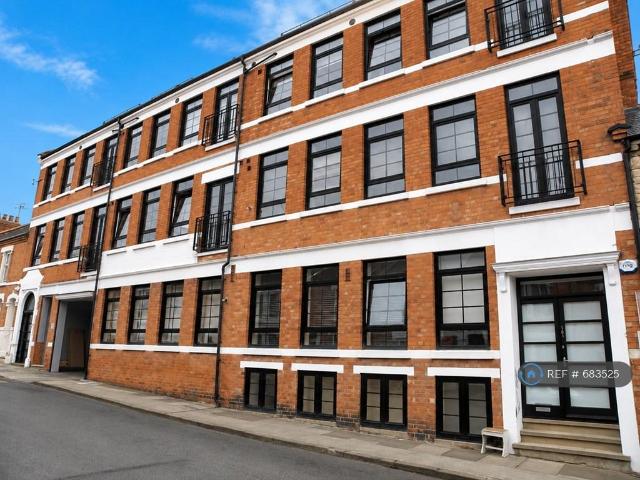 Artizan Road, Northampton, NN1 2 bed flat to rent £1,150 pcm £265 pw