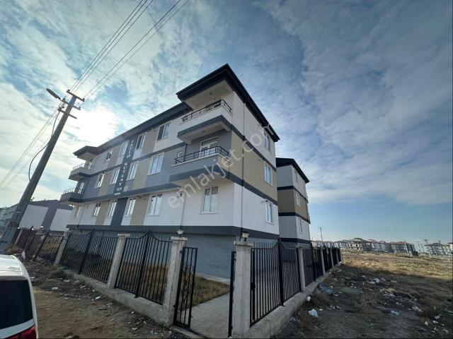 Arto İstıklal Mahallesı’nde Ara Katta Ikıncı Katta Balkonlu Güney Cephe Eşyalı
