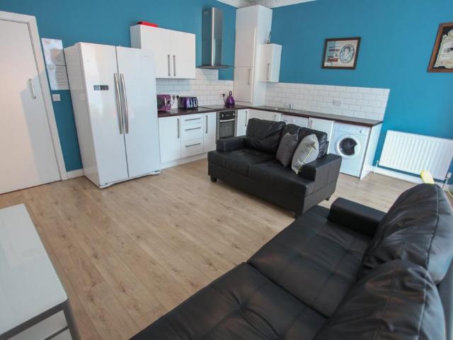 Arundel Avenue, Liverpool, L17 2AU, United Kingdom | 5 bed duplex for rent #135553424 | Rentberry