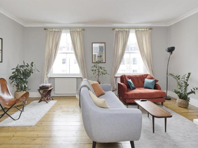 Arundel Gardens, London, W11 2 bed flat to rent £4,983 pcm £1,150 pw