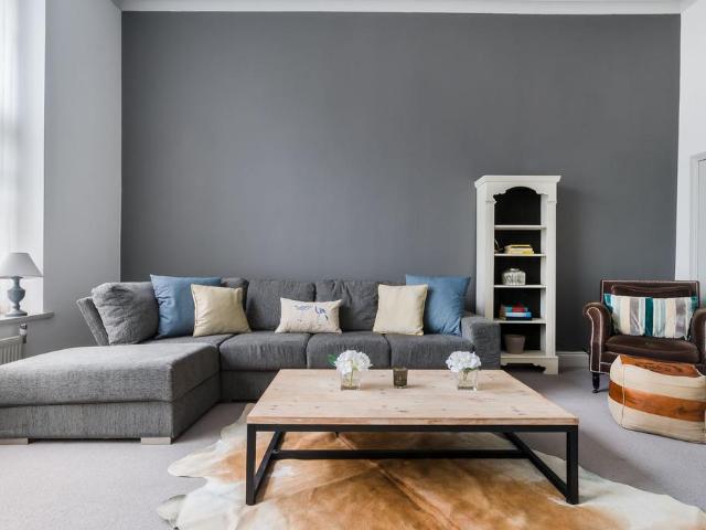 Arundel Gardens, London, W11 2 bed apartment to rent £3,991 pcm £921 pw
