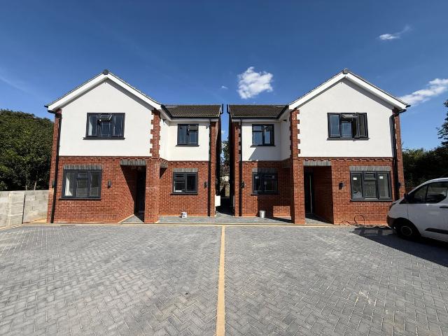 Arundel, Luton LU4, 5 bed detached house to rent, £3,300 pcm | PrimeLocation