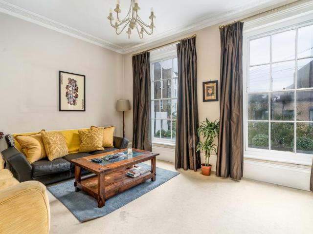 Arundel Place, Islington, London, N1 2 bed apartment to rent £3,250 pcm £750 pw