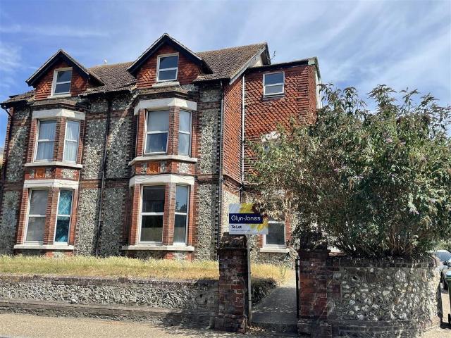 Arundel Road, Littlehampton BN17 2 bed apartment to rent £950 pcm £219 pw