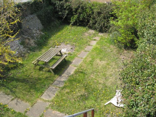 Arundel Road, Littlehampton BN17, 2 bed flat to rent, £1,150 pcm | PrimeLocation