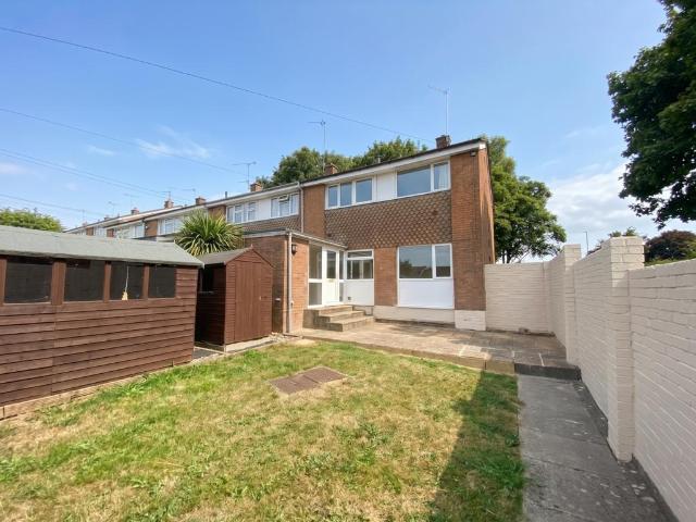 Arundel Road, Yeovil 3 bed end of terrace house to rent £1,250 pcm £288 pw