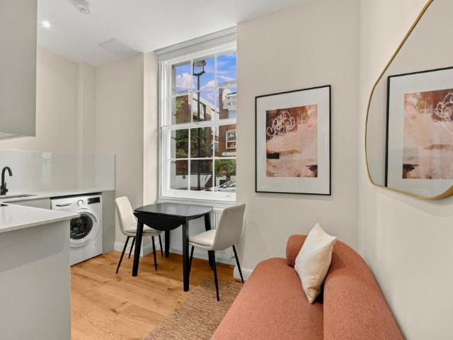 Arvon Court, 3 Titchborne Row, W2 Studio to rent £1,950 pcm £450 pw