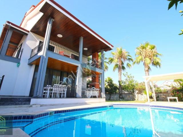 Arwen Emlak 3+1 Özel Havuzlu Triplex Müstakil Villa Kiralık!