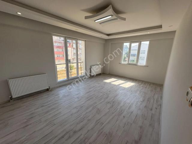 Arya Yapı'dan Veliköy Çarşıda Boyalı 2+1 Masrafsız Kiralık Daire