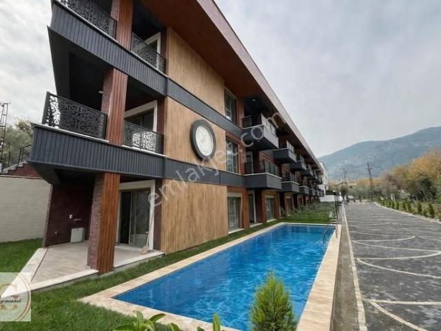 Arya'dan Güre'de 3+1 Bahçe Kullanımlı Kazdağları Manzaralı Daire