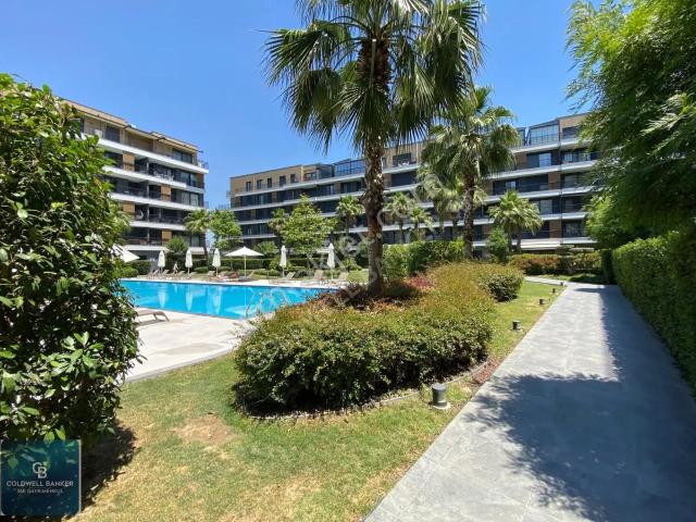 Aryom Koru 2. Etap'da Havuz Manzaralı 3+1 Satılık Daire