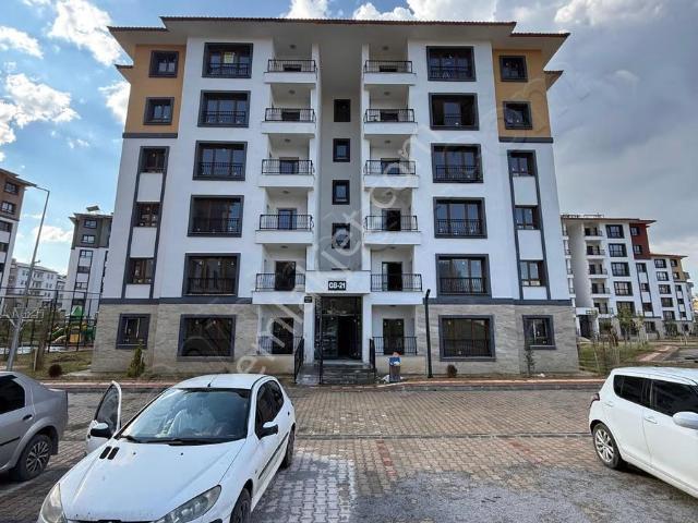 Arz'dan Kiralık 3+1 Daire Ebeveyn Banyolu Gençosman Toki Merkez