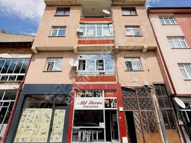 Arz'dan Satılık 2+1 Daire Merkezin Kalbinde Bayburt Lise Yanı
