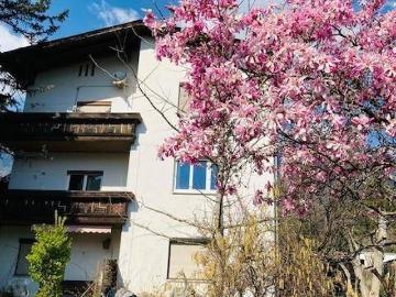 Arzl Mehrparteienhaus in sonniger und ruhiger Lage zu verkaufen