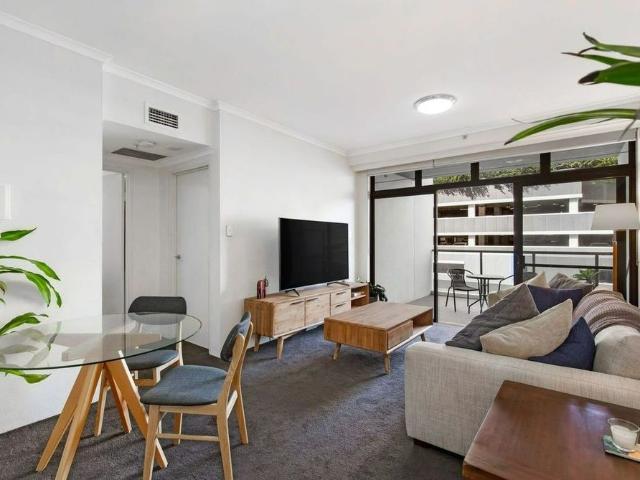Award Winning Architectural Apartment with Exclusive Resort Amenities