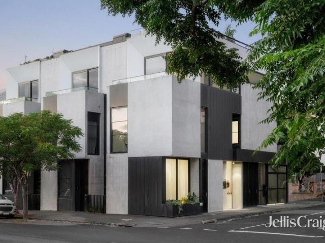 Luxury Lock and Leave Living on Richmond Hill