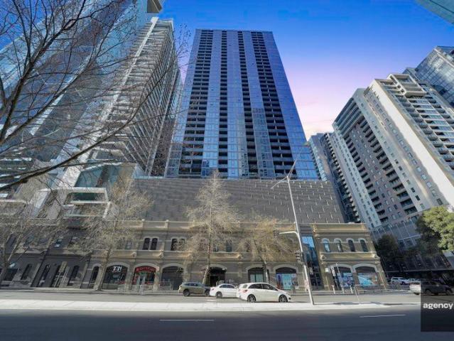Award Winning Retreat with Stunning City views in Blue Chip location!