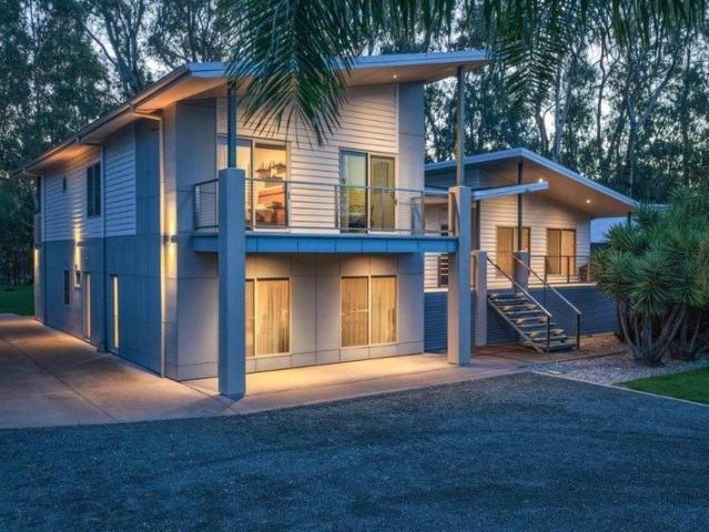 River Frontage Luxury with Country Lifestyle