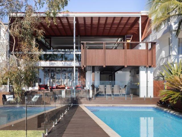 Award winning waterfront architecture with a direct connection to the bay