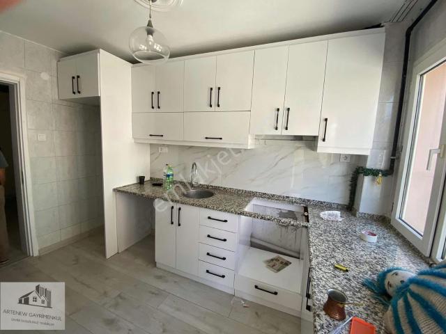 Aw'den 2+1 Doğalgazlı 100m2 K.mutfak Tadilatlı Satılık